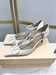 Fortok Valentino Garavani VLogo Signature T-strap pumps White 6.5cm - 3