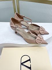 Fortok Valentino Garavani VLogo Signature T-strap pumps Nude Beige 6.5cm - 2