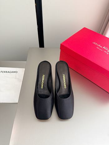 Fortok Ferragamo S-shaped heel mule Black Satin 5cm