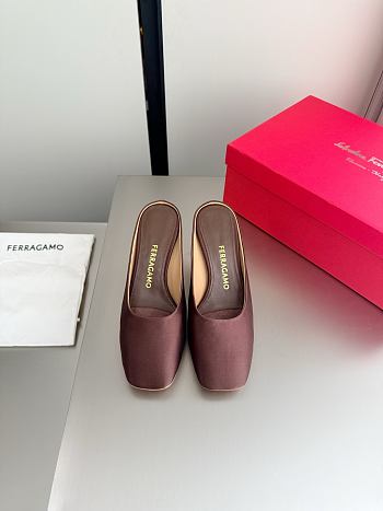 Fortok Ferragamo S-shaped heel mule Brown Satin 5cm