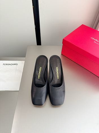 Fortok Ferragamo S-shaped heel mule Black Lambskin 5cm