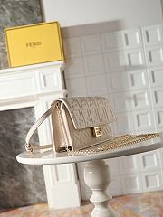 Fortok Fendi Baguette Continental Wallet on Chain Leather Ivory 21x5x11.5cm  - 4