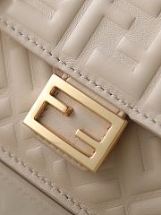 Fortok Fendi Baguette Continental Wallet on Chain Leather Ivory 21x5x11.5cm  - 5
