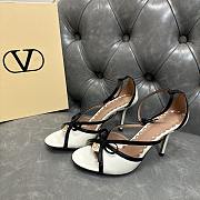 Fortok Valentino Garavani Bepointy Sandal Patent Leather White 80Mm - 1