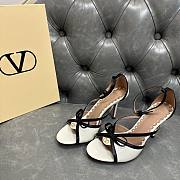 Fortok Valentino Garavani Bepointy Sandal Patent Leather White 80Mm - 2