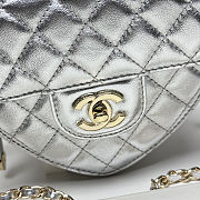 Fortok Chanel Metallic Lambskin Quilted CC Love Heart Bag Silver 18x19 x5.5cm - 4