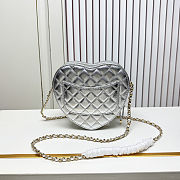 Fortok Chanel Metallic Lambskin Quilted CC Love Heart Bag Silver 18x19 x5.5cm - 5