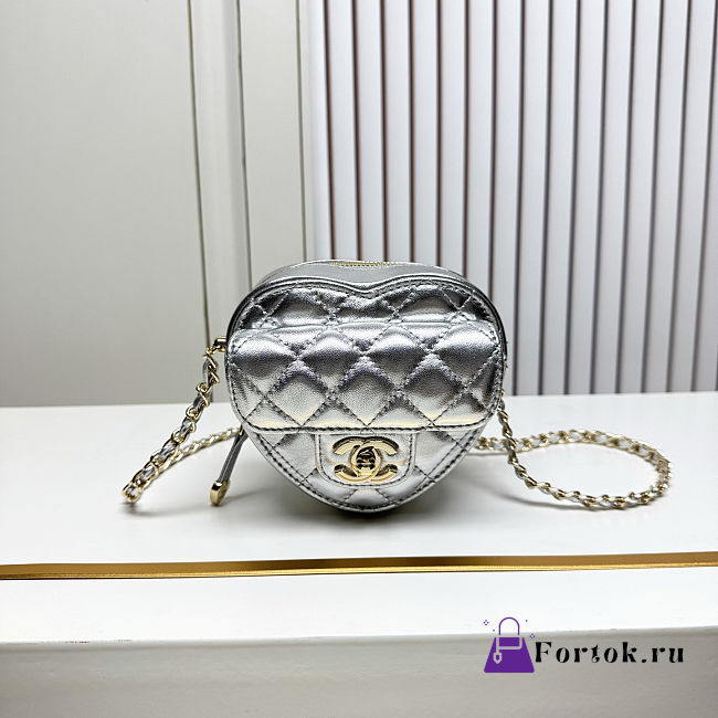 Fortok Chanel Metallic Lambskin Quilted CC Love Heart Bag Silver 12x13x5.5cm - 1