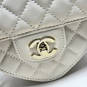 Fortok Chanel CC Love Heart Bag Ivory 18x19 x5.5cm - 3