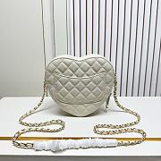 Fortok Chanel CC Love Heart Bag Ivory 18x19 x5.5cm - 2