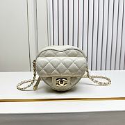 Fortok Chanel CC Love Heart Bag Ivory 12x13x5.5cm - 1