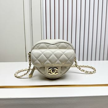 Fortok Chanel CC Love Heart Bag Ivory 12x13x5.5cm