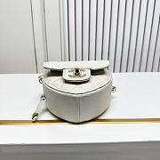 Fortok Chanel CC Love Heart Bag Ivory 12x13x5.5cm - 6