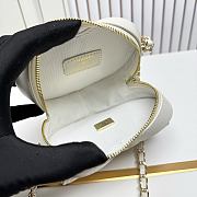 Fortok Chanel CC Love Heart Bag Ivory 12x13x5.5cm - 3