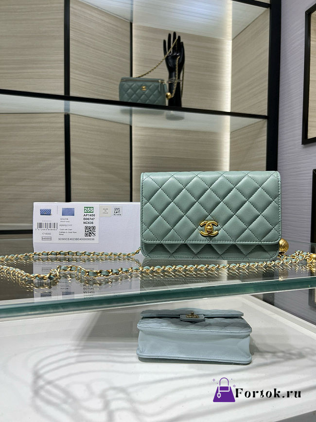 Fortok Chanel Wallet On Chain WOC Attached Ball Green 19cm - 1