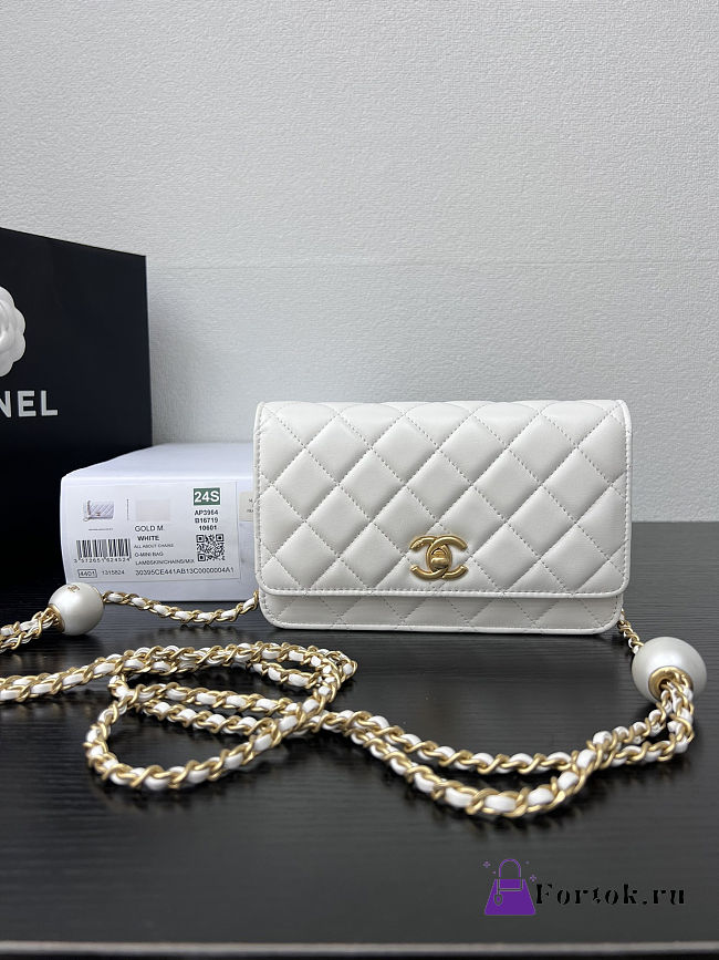 Fortok Chanel Wallet On Chain WOC Attached Ball White 19cm - 1