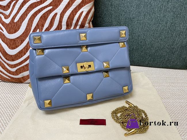 Fortok Valentino Garavani Roman Stud Shoulder Bag Blue 28x 18x 8cm - 1