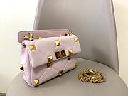 Fortok Valentino Garavani Roman Stud Shoulder Bag Light Pink 28x 18x 8cm - 5
