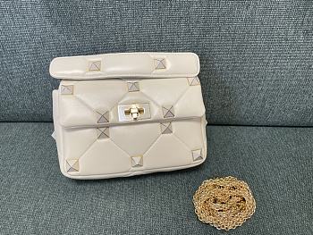 Fortok Valentino Garavani Roman Stud Shoulder Bag White 28x 18x 8cm