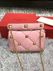 Fortok Valentino Garavani Roman Stud Shoulder Bag Pink 28x 18x 8cm - 5