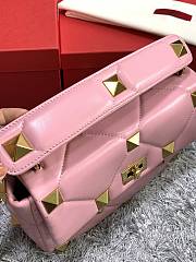 Fortok Valentino Garavani Roman Stud Shoulder Bag Pink 28x 18x 8cm - 4