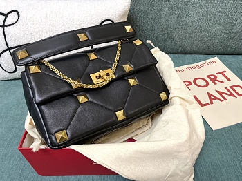 Fortok Valentino Garavani Roman Stud Shoulder Bag Black 28x 18x 8cm