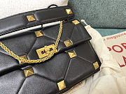 Fortok Valentino Garavani Roman Stud Shoulder Bag Black 28x 18x 8cm - 5