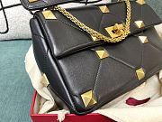 Fortok Valentino Garavani Roman Stud Shoulder Bag Black 28x 18x 8cm - 2