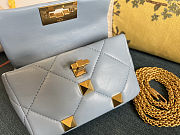 Fortok Valentino Garavani Roman Stud Small Shoulder Bag Blue 19 x 13 x 6cm - 6