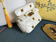 Fortok Valentino Garavani Roman Stud Small Shoulder Bag White 19 x 13 x 6cm - 4