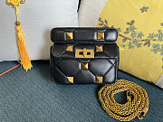 Fortok Valentino Garavani Roman Stud Small Shoulder Bag Black 19 x 13 x 6cm - 1