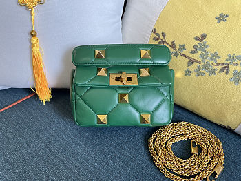 Fortok Valentino Garavani Roman Stud Small Shoulder Bag Green 19 x 13 x 6cm
