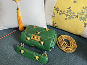 Fortok Valentino Garavani Roman Stud Small Shoulder Bag Green 19 x 13 x 6cm - 6