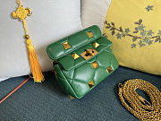 Fortok Valentino Garavani Roman Stud Small Shoulder Bag Green 19 x 13 x 6cm - 3