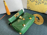 Fortok Valentino Garavani Roman Stud Small Shoulder Bag Green 19 x 13 x 6cm - 2