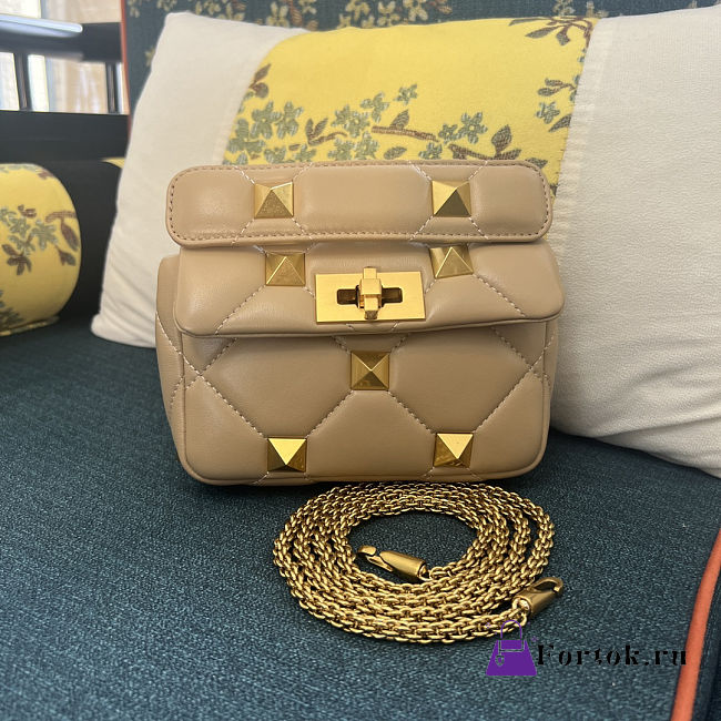 Fortok Valentino Garavani Roman Stud Small Shoulder Bag Beige 19 x 13 x 6cm - 1