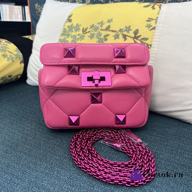 Fortok Valentino Garavani Roman Stud Small Shoulder Bag Hot Pink 19 x 13 x 6cm - 1