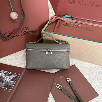 Fortok Extra Pocket L19 Grained Calfskin Taupe 11 x 19 x 6.5 cm