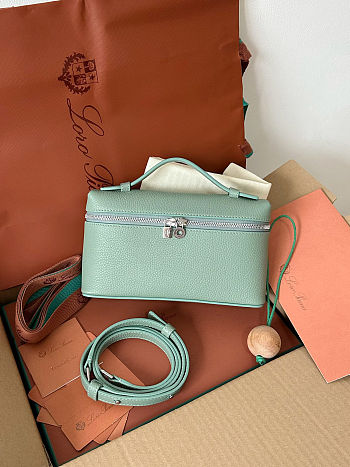Fortok Extra Pocket L19 Grained Calfskin Sage Green 11 x 19 x 6.5 cm