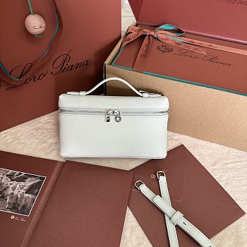Fortok Extra Pocket L19 Grained Calfskin White 11 x 19 x 6.5 cm