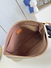Fortok Louis Vuittonn Pochette Voyage Souple Pouch Monogram Surplus Canvas M29427 33.5 x 26 x 5.5 cm - 2