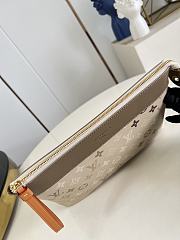 Fortok Louis Vuittonn Pochette Voyage Souple Pouch Monogram Surplus Canvas M29427 33.5 x 26 x 5.5 cm - 3