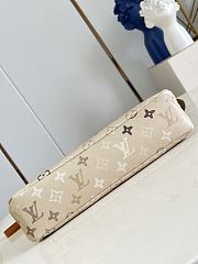 Fortok Louis Vuittonn Pochette Voyage Souple Pouch Monogram Surplus Canvas M29427 33.5 x 26 x 5.5 cm - 4