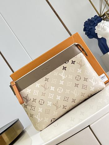 Fortok Louis Vuittonn Pochette Voyage Souple Pouch Monogram Surplus Canvas M29427 33.5 x 26 x 5.5 cm