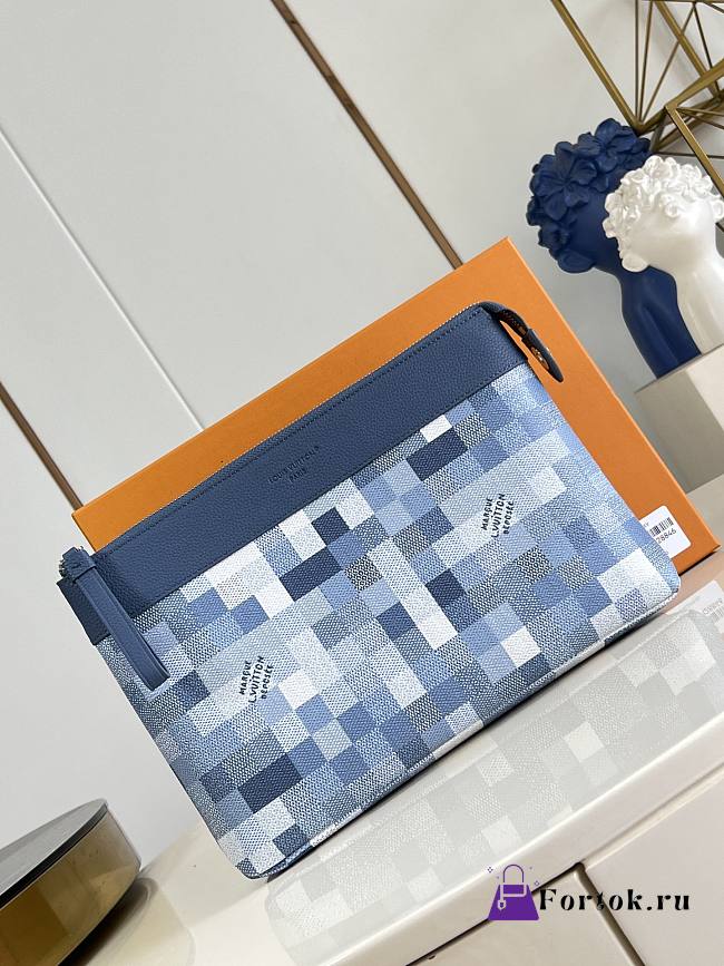 Fortok Louis Vuittonn Pochette Voyage Souple Pouch Damoflage Coated Canvas Denim M28846 30 x 21 x 7.5 cm - 1