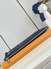 Fortok Louis Vuitton Pochette To-Go Monogram Shadow Navy Blue 30 x 21.5 x 1cm - 4