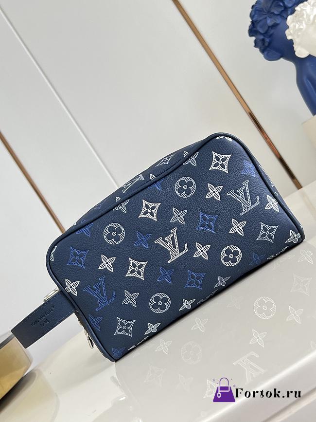 Fortok Louis Vuitton Locker Dopp Kit Navy Blue Monogram Shadow 23 x 13 x 12cm - 1