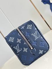 Fortok Louis Vuitton Locker Dopp Kit Navy Blue Monogram Shadow 23 x 13 x 12cm - 4