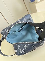 Fortok Louis Vuitton Locker Dopp Kit Navy Blue Monogram Shadow 23 x 13 x 12cm - 3