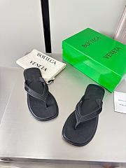 Fortok Bottega Veneta Sampieri Thong Sandals Black Rubber - 4